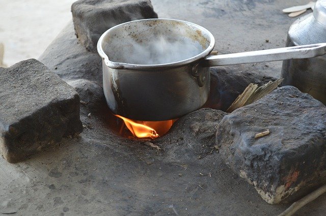 making pine sap glue