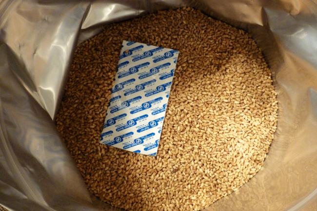 oxygen absorber in Mylar bag with grain